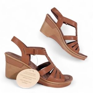 Natural Soul 9.5 Sandal Riddick Comfort Wedge Brown Slingback